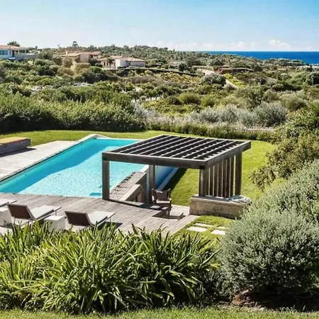 4bdr With Private Pool In Villa *
